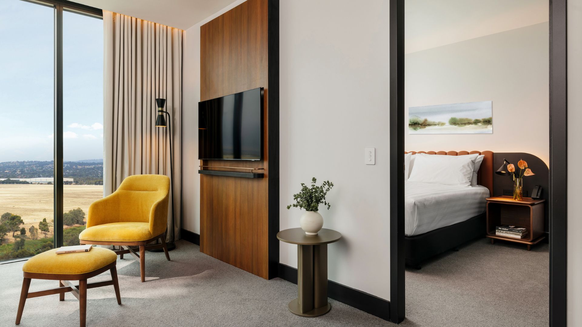 Crowne Plaza Adelaide Mawson Lakes Guest Room In Adelaide, South Australia